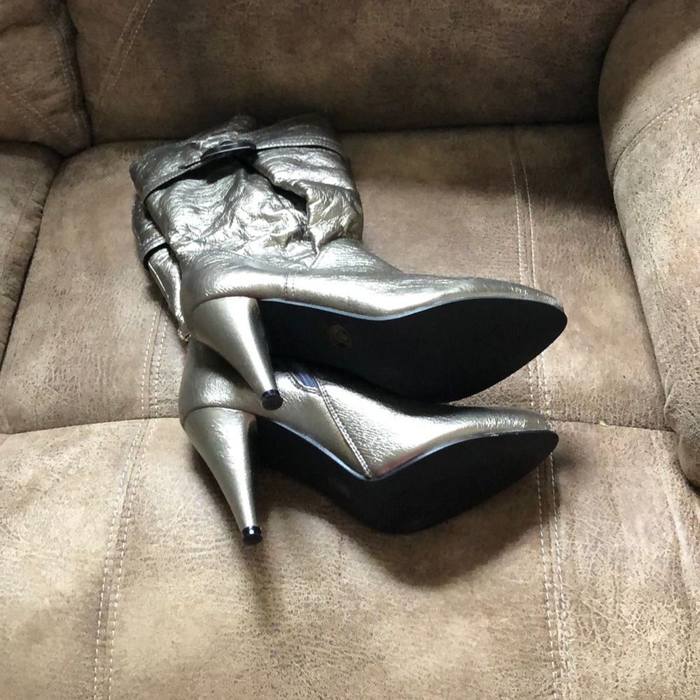 Boots - Picture 2 of 3